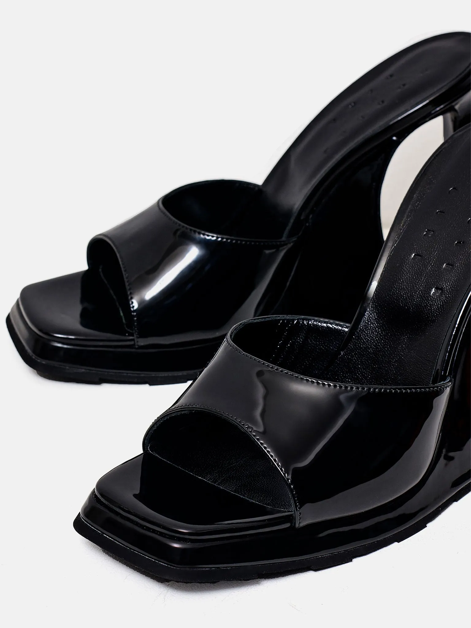 Ursula Mules Patent Leather Black